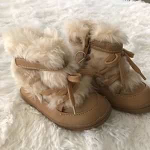 🇺🇸 NEW OSH KOSH Baby Tan Boots with Fur, Sizes 2, 3, 4, 5